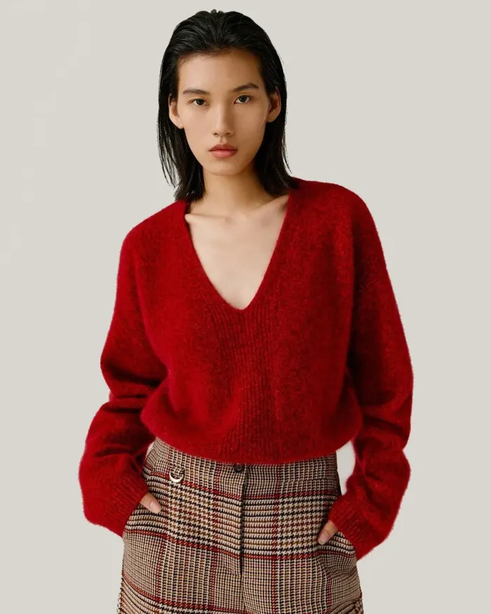 ICICLE Cashmere V-Neck Knit Sweater In Wine