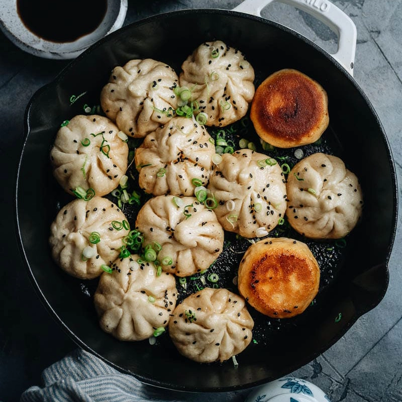 Alternative view of Shanghai Pan-Fried Pork Buns (生煎包 6 Pcs)