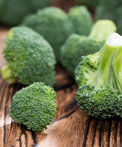 Fresh Broccoli 1.7 - 2.2lbs. - Image 3