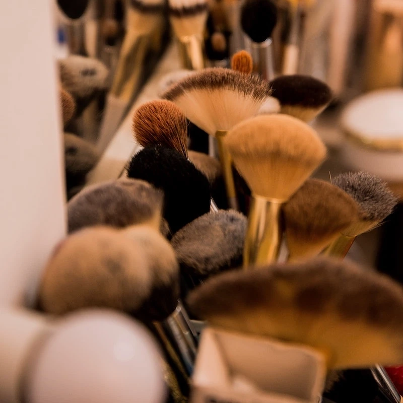 how to clean your makeup brushes makeup brushes in front ofoa mirror 1