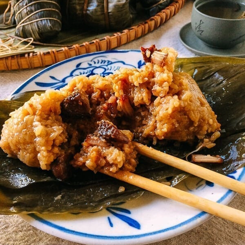 Shanghai Style Sticky Rice Dumplings (Pork Zongzi 上海肉粽子)