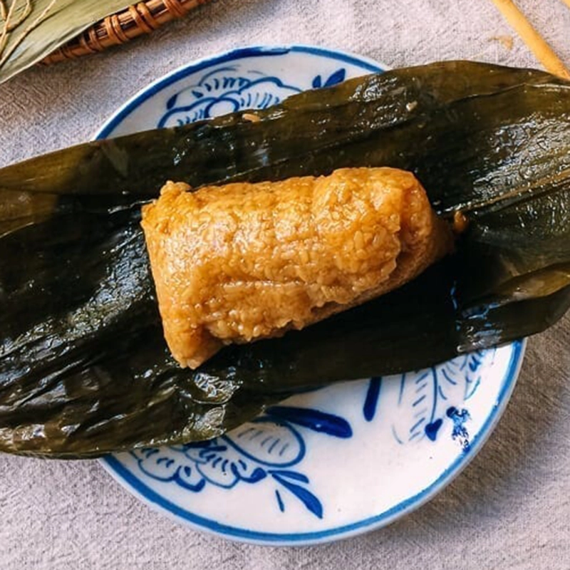 Alternative view of Shanghai Style Sticky Rice Dumplings (Pork Zongzi 上海肉粽子)
