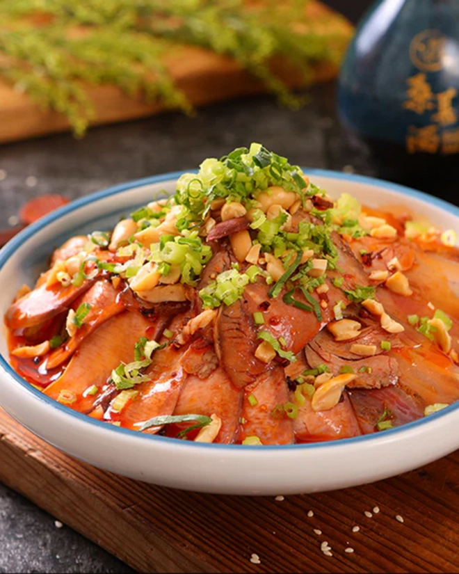 Sichuan Sliced Beef and Ox Tongye with Chili Sauce (夫妻肺片)