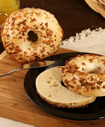garlic bagel 736 detail
