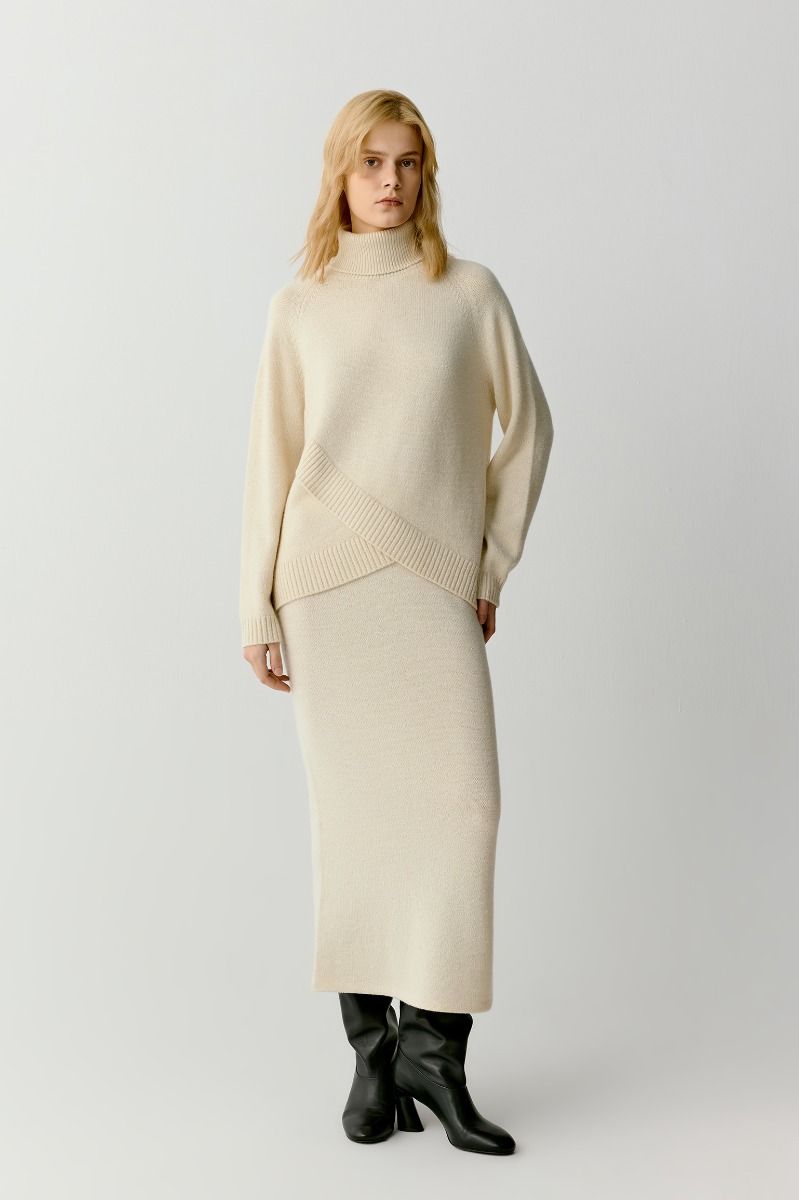 Alternative view of ICICLE Turtleneck Cashmere Jumper In Cream