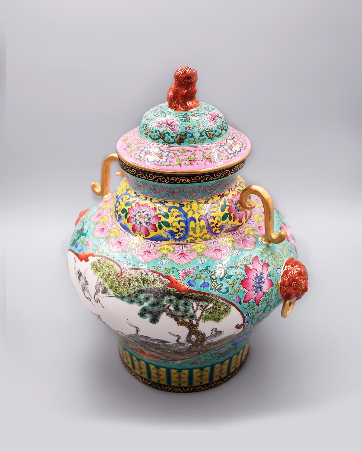 Alternative view of Ming Dynasty Hongwu Blue and White Lotus Pot Jar | Antique Chinese Porcelain