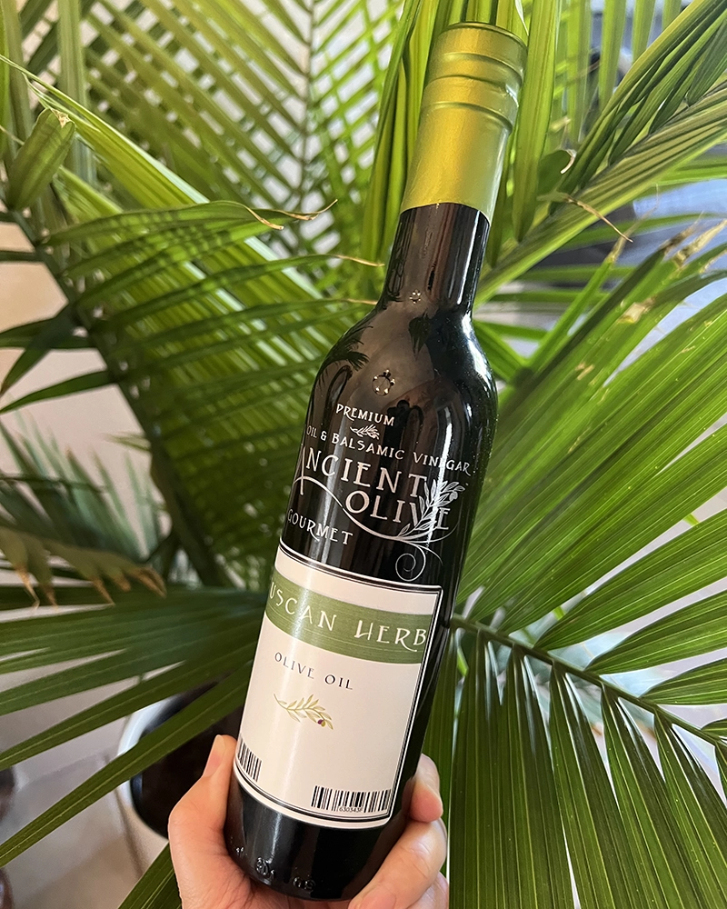 Alternative view of TAO Basil Pressato Olive Oil