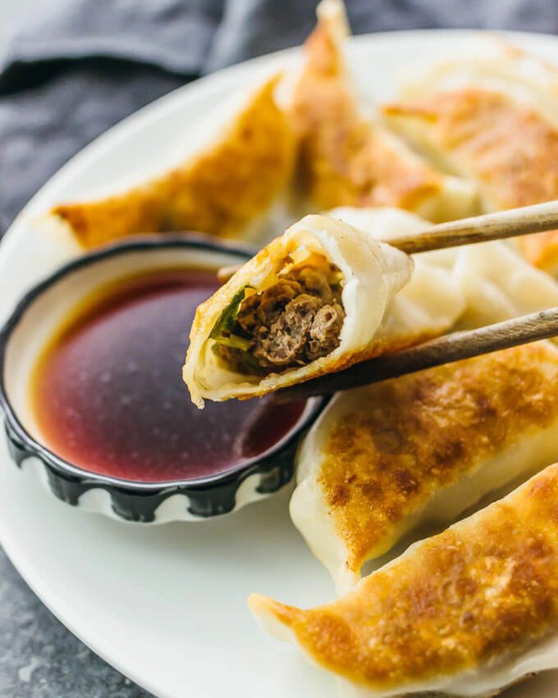 Lao Yu Yuan Handmade Pan Fried Beef Dumpling 6Pcs ( 煎牛肉锅贴 )