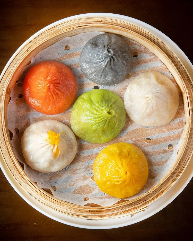 Six Piece Mixed Soup Dumpling (六彩小笼包)
