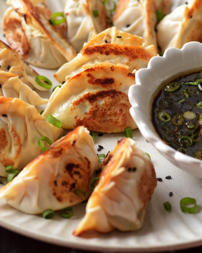 Handmade Pan Fried Beef Dumpling 6Pcs ( 煎牛肉锅贴 )
