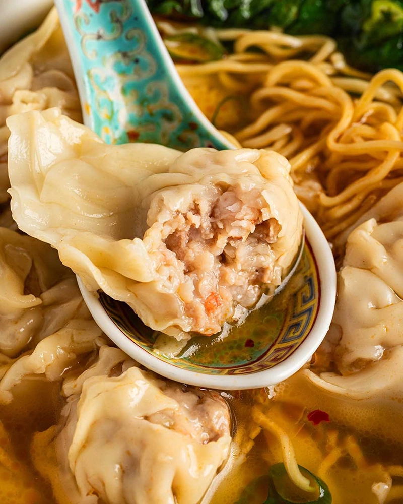 Sweet Wonton King Handmade Shrimp & Pork Wonton Noodle Soup (4pcs) 鲜虾云吞猪骨汤面