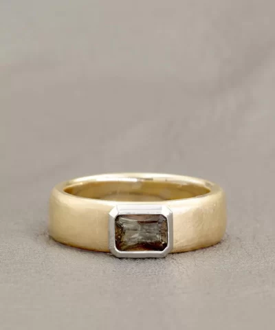Men's Olive Sapphire Ring - Image 3