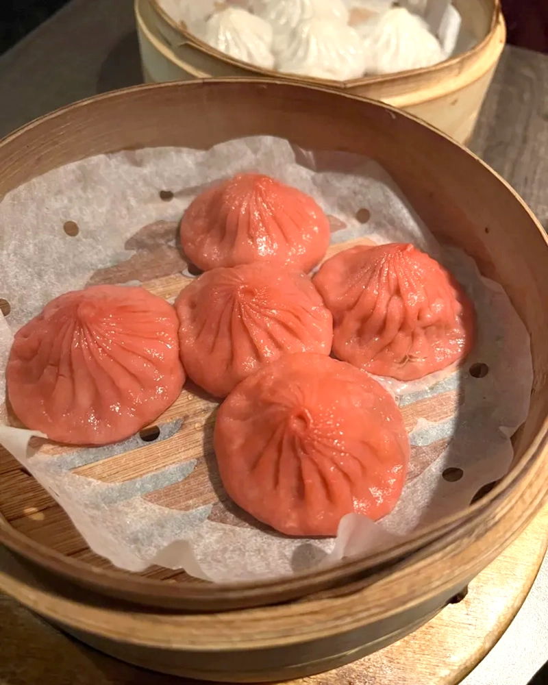 Lao Yu Yuan Handmade Shrimp, Pork Soup Dumplings (6) (鲜虾猪肉小笼包)