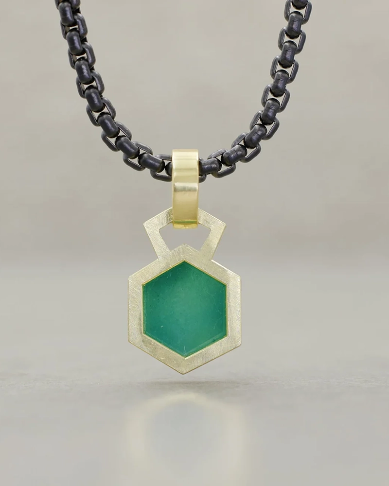 Alternative view of Men's 18-karat Yellow Gold Emerald Hexagon Pendant
