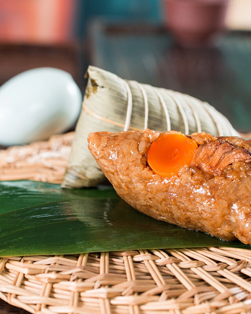 Alternative view of Lao Yu Yuan Shanghai Salted Egg Yolk & Pork Zongzi 2Pcs / 400g (上海咸蛋黄肉粽子)