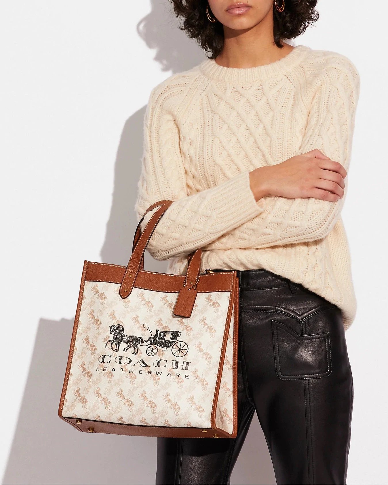 Alternative view of Coach Field Tote With Horse And Carriage Print And Carriage Badge