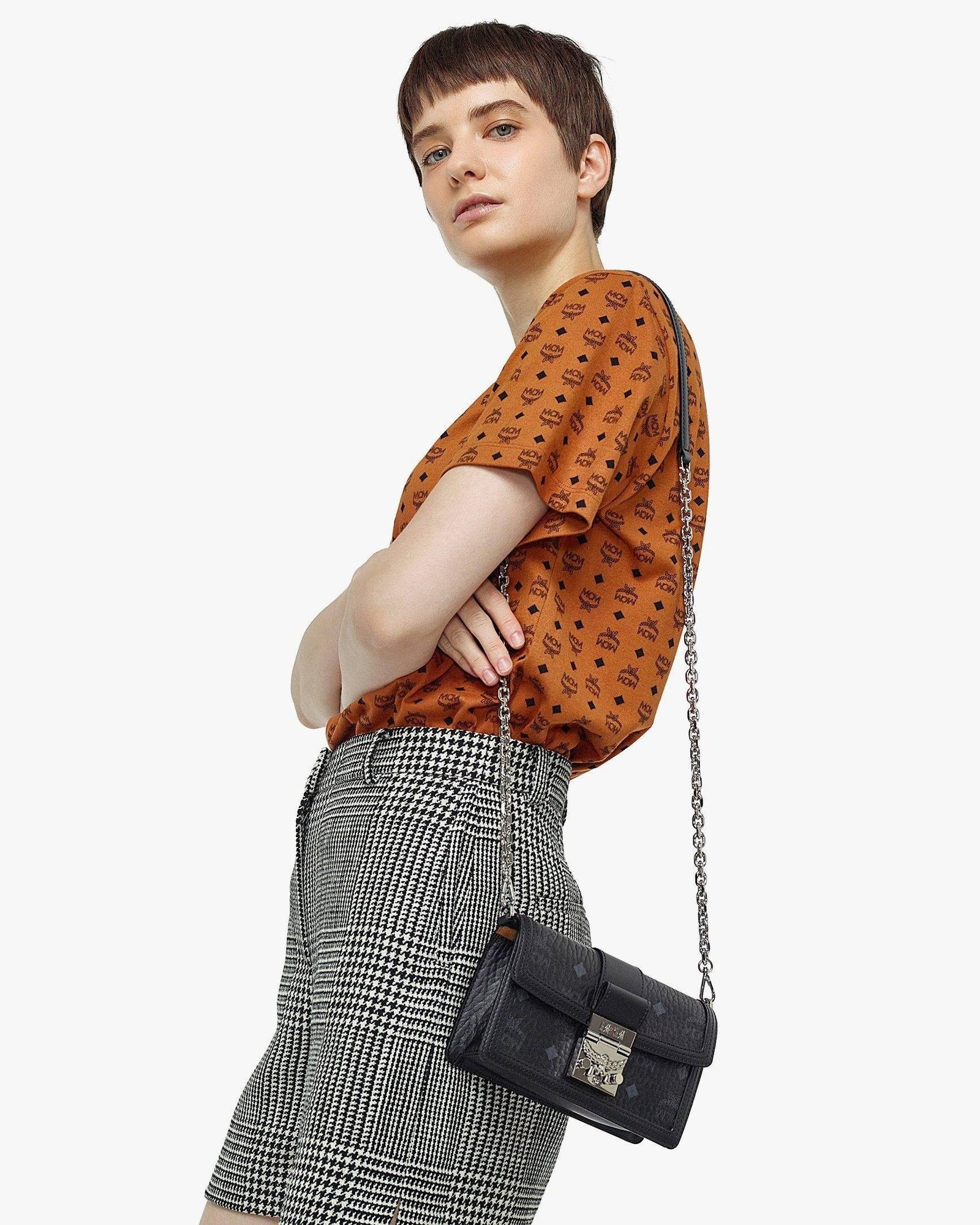 Alternative view of MCM Gretl Black Crossbody in Visetos