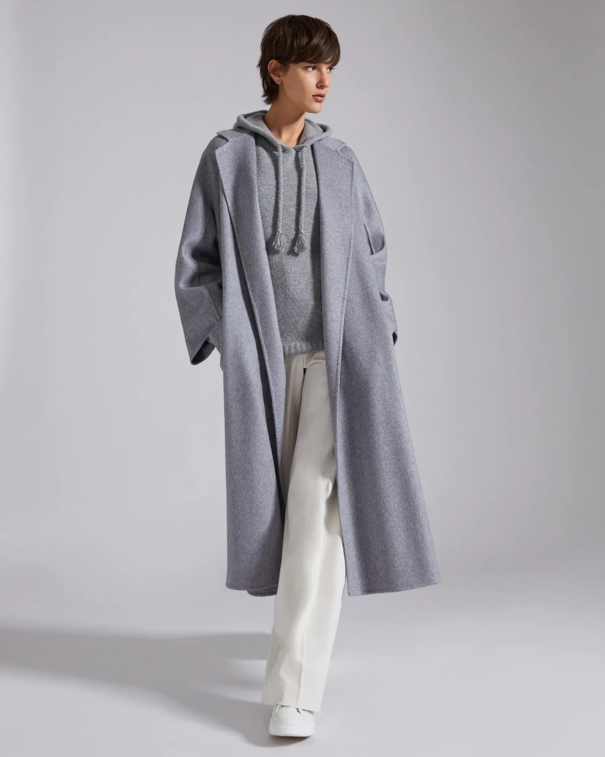 Alternative view of Max Mara Labbro Relaxed-Fit Cashmere Coat In Light Grey