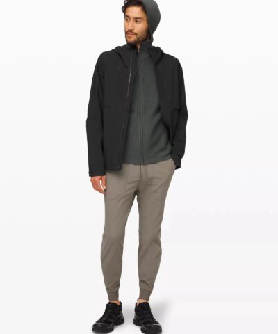 Alternative view of lululemon Men's Outpour Shell