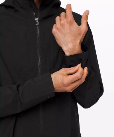 lululemon Men's Outpour Shell - Image 12