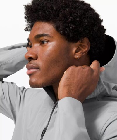 lululemon Men's Outpour Shell - Image 8