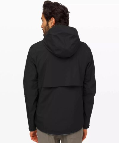 lululemon Men's Outpour Shell - Image 9