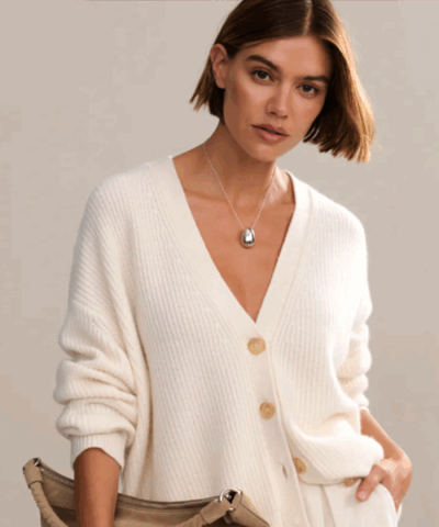 2025 08 26 18 14 57 KYLA almond product4.webp %40 50 Crop Preview RGB 8