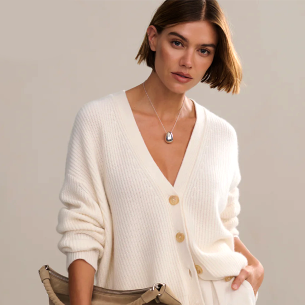 2025 08 26 18 14 57 KYLA almond product4.webp %40 50 Crop Preview RGB 8