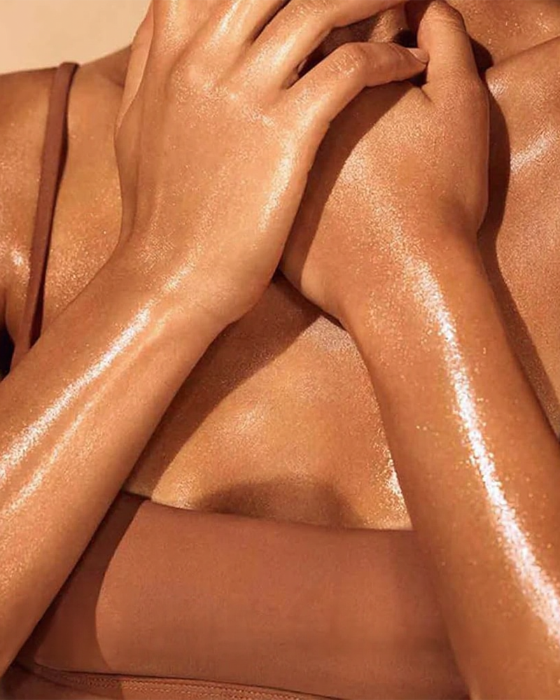 Alternative view of Trending 50ml Shimmer Body Oil – Gold Glitter Glow Highlight with SPF