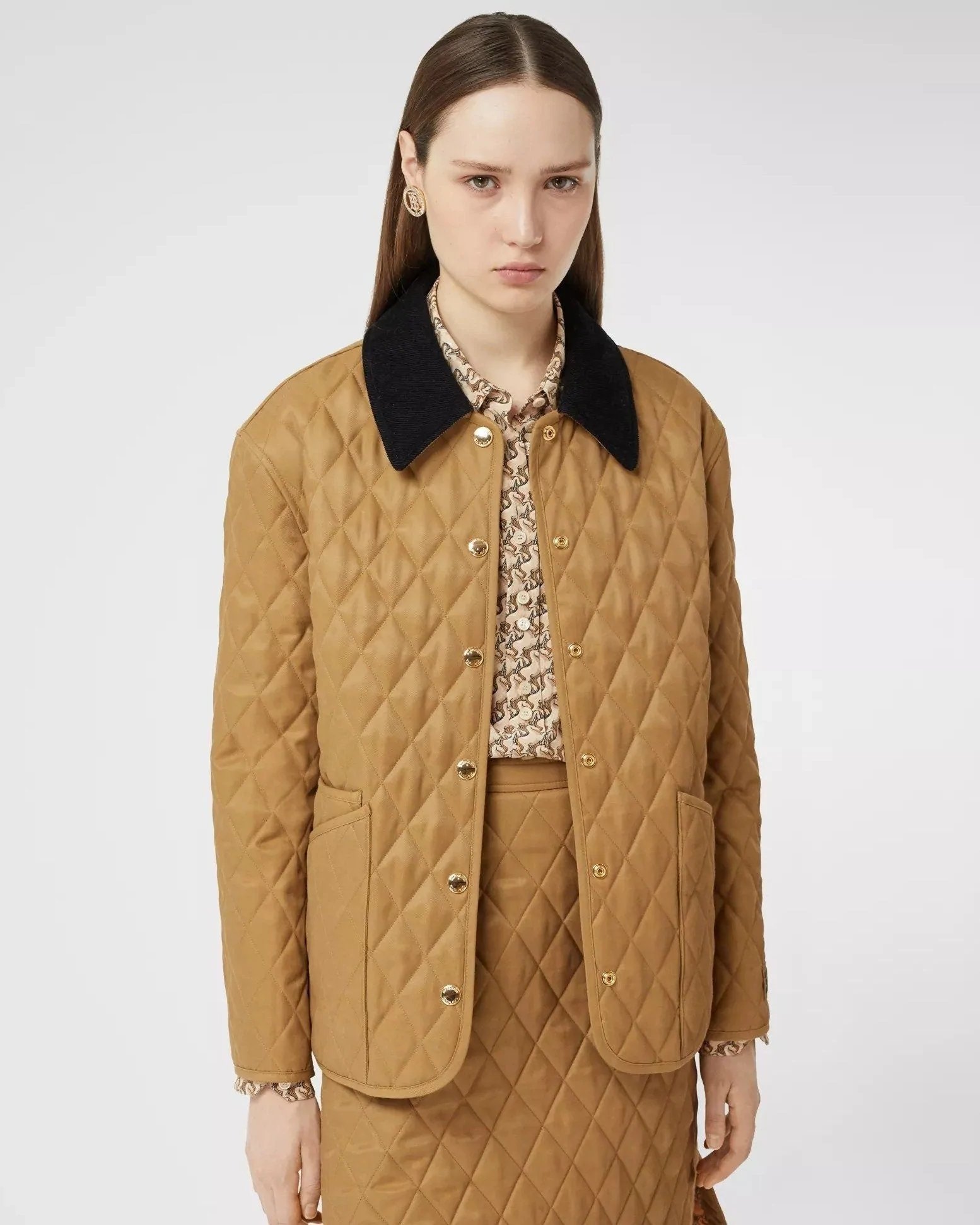 Alternative view of Burberry Corduroy Collar Diamond Quilted Jacket