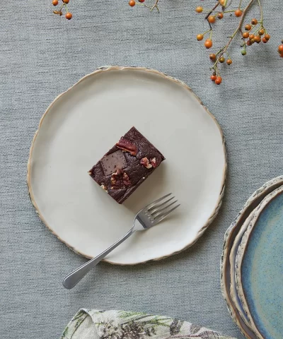 Kari Ceramics Cake plates