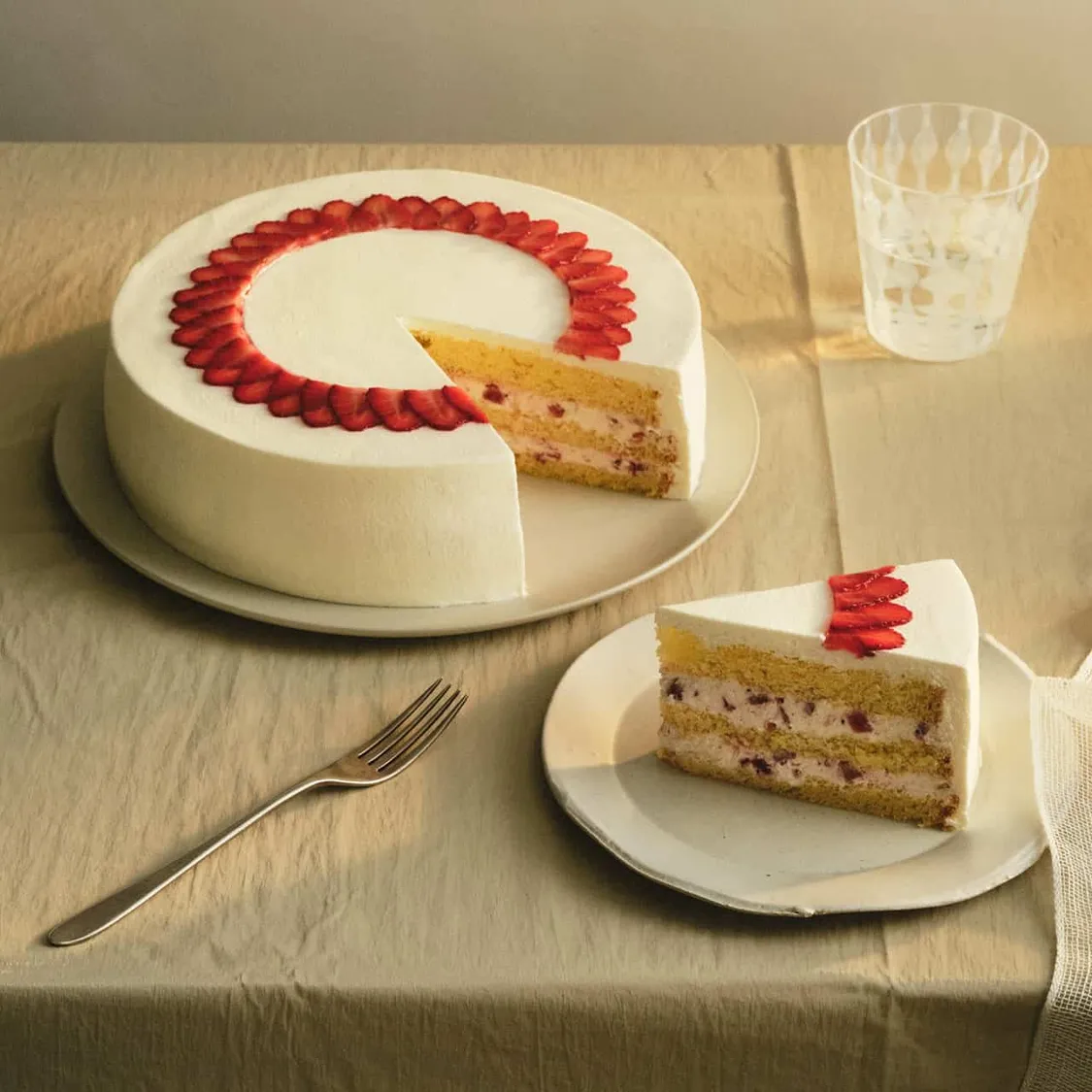 Strawberry Shortcake - 9 inch (Serves 10-14)-226