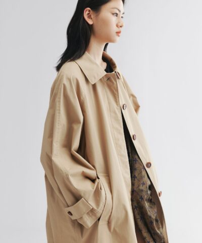 Exposed-lining balmacaan trench coat - Image 6