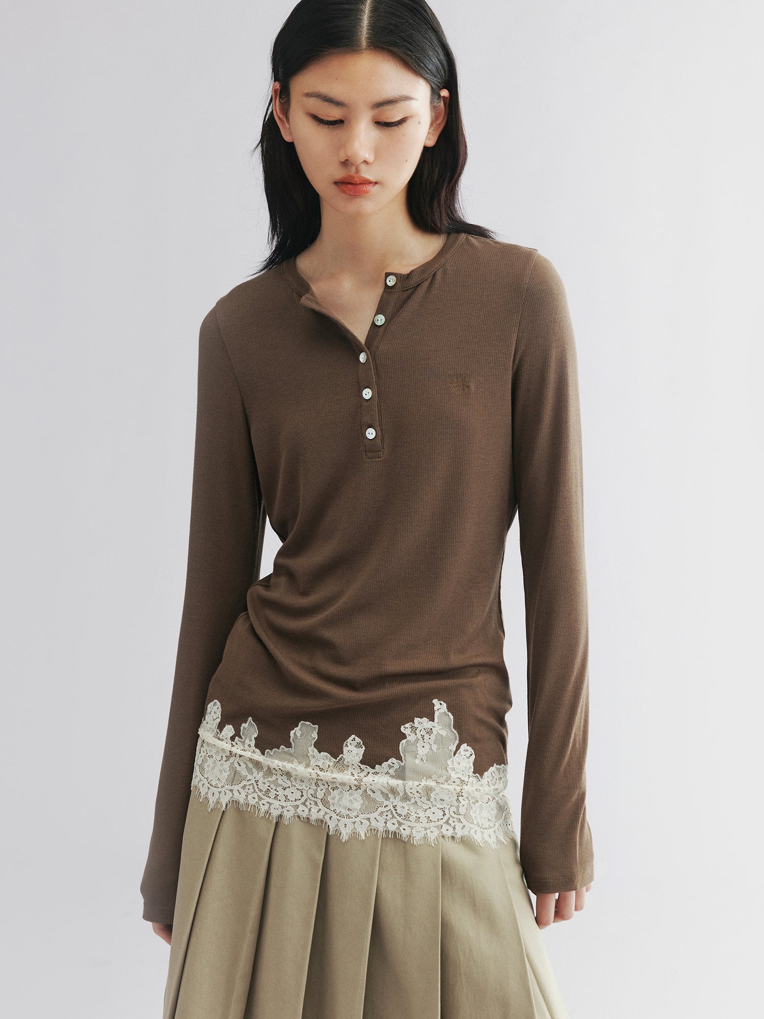 Lace hem henley t-shirt-brown