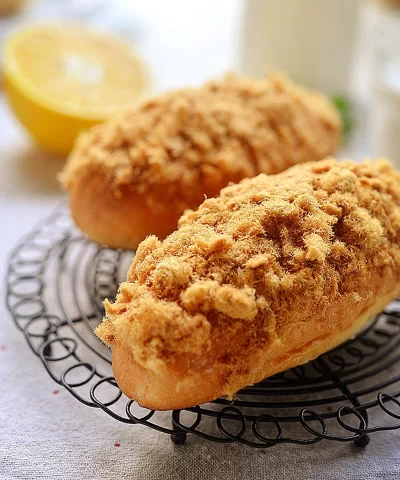 pork floss bun