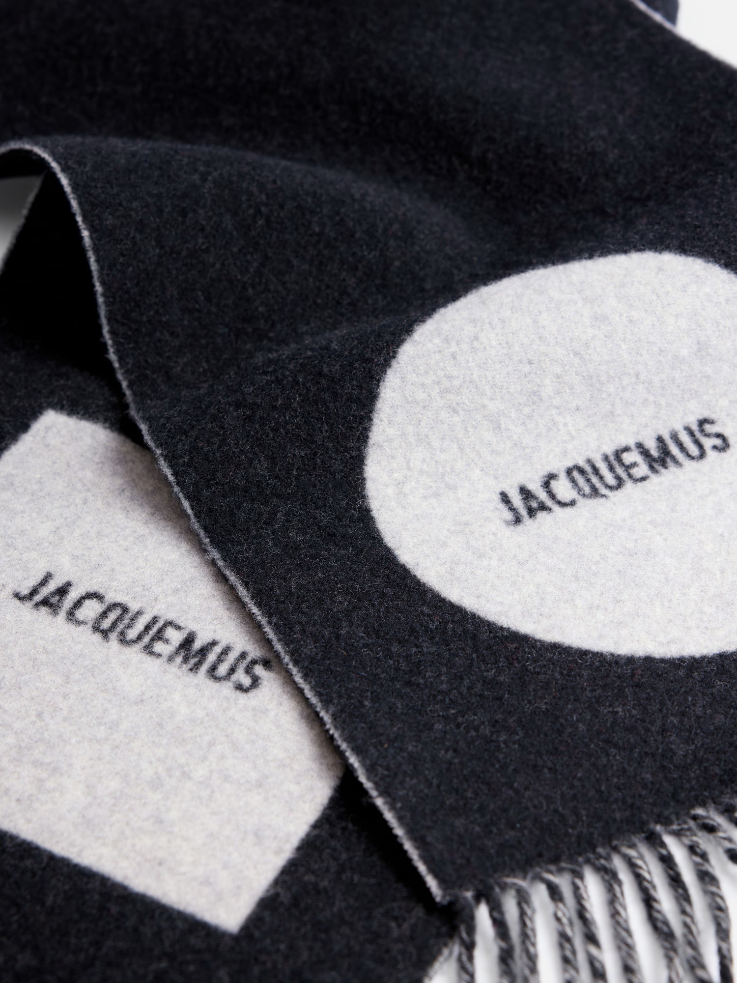 Alternative view of Jacquemus Jacquard Logo The Rond Carré Scarf