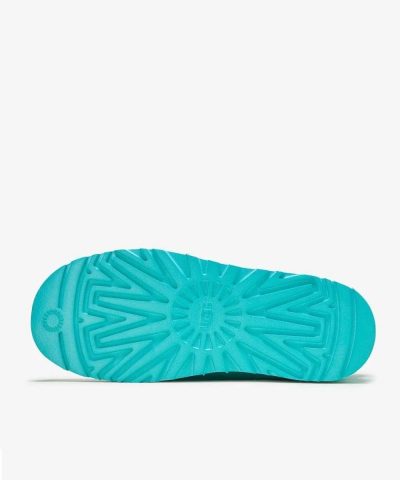 UGG Big Kids Classic Clear Mini II 9