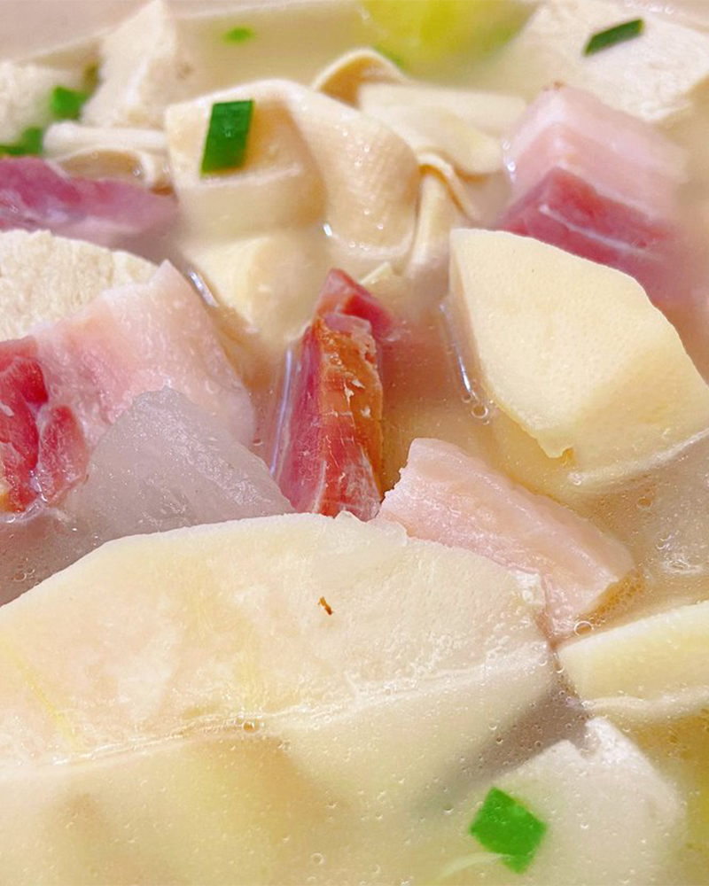 Alternative view of Old Shanghai Stewed Pork and Bamboo Shoot Soup 250g (1 bowl) 老上海腌笃鲜